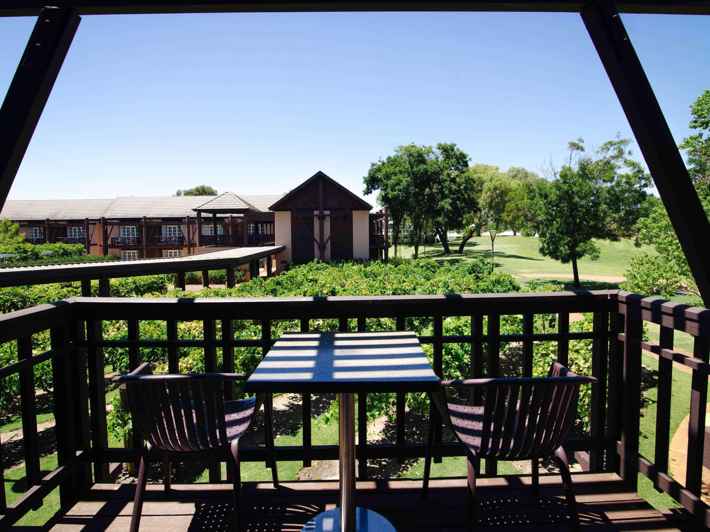 Novotel Vines Resort Swan Valley The Vines Exterior foto
